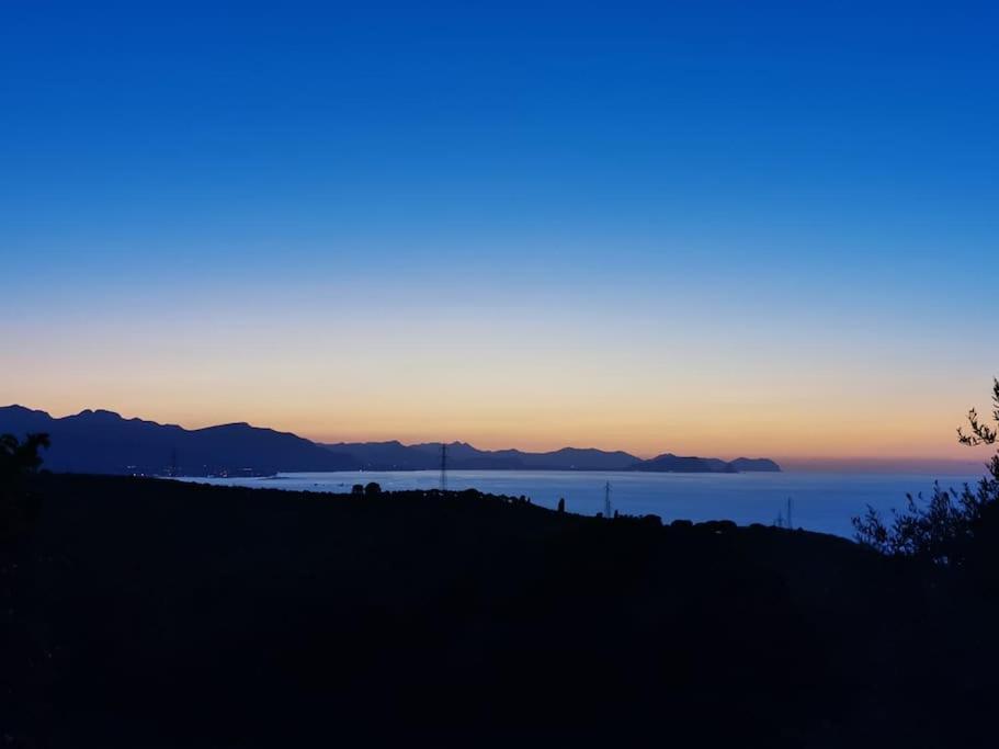 Villa Del Carrubo A Due Passi Dal Mare Di Cefalu Collesano Bilik gambar
