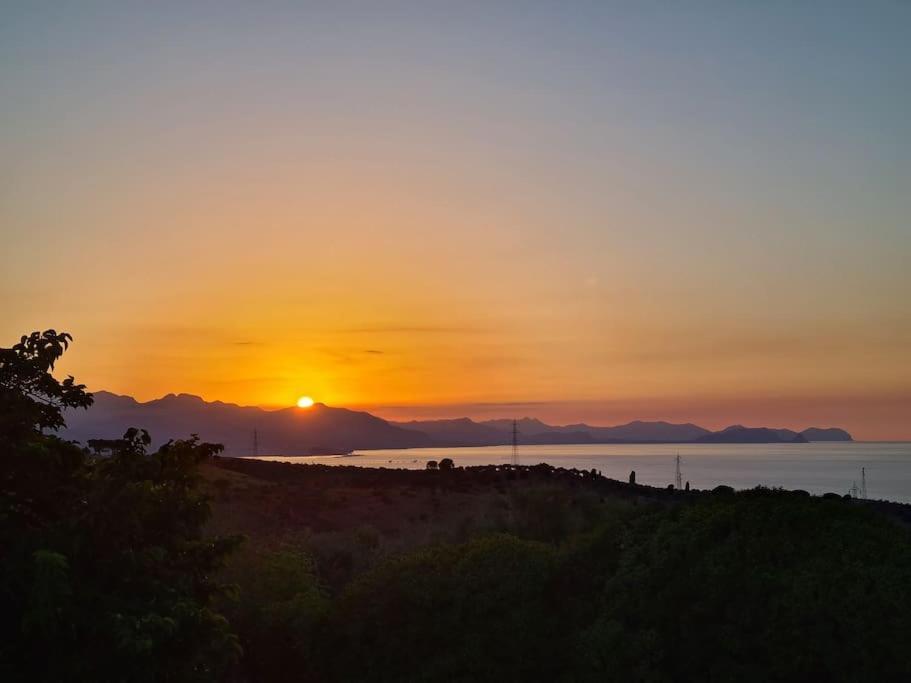Villa Del Carrubo A Due Passi Dal Mare Di Cefalu Collesano Bilik gambar