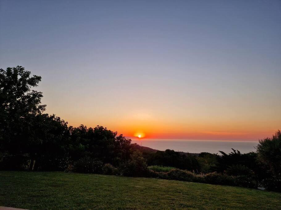 Villa Del Carrubo A Due Passi Dal Mare Di Cefalu Collesano Bilik gambar